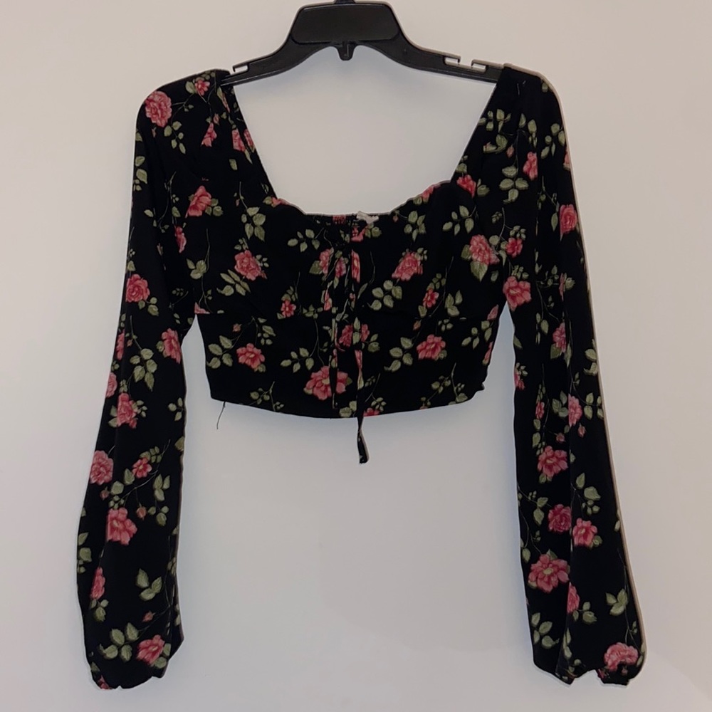 Cute cropped long sleeve